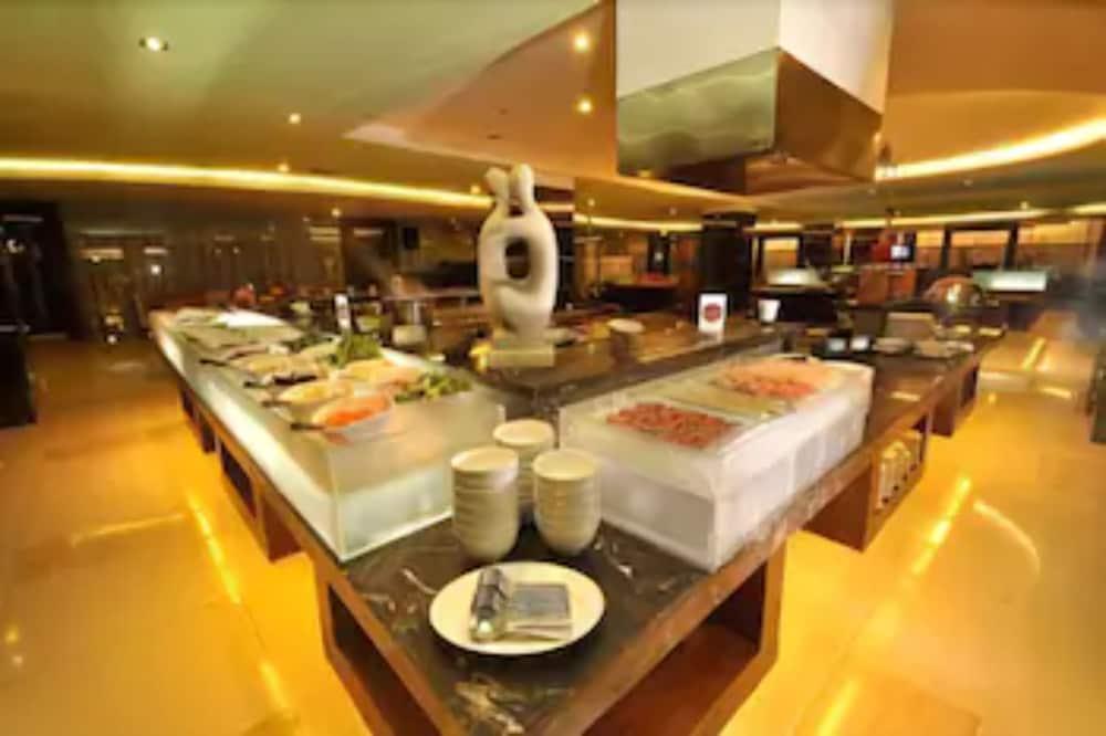 Golden Flower By Kagum Hotels Bandung Buitenkant foto