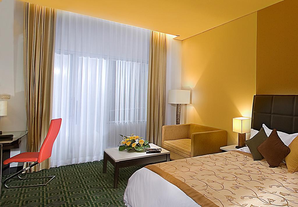 Golden Flower By Kagum Hotels Bandung Buitenkant foto