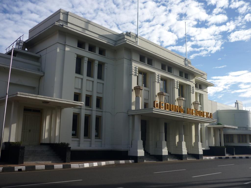 Golden Flower By Kagum Hotels Bandung Buitenkant foto