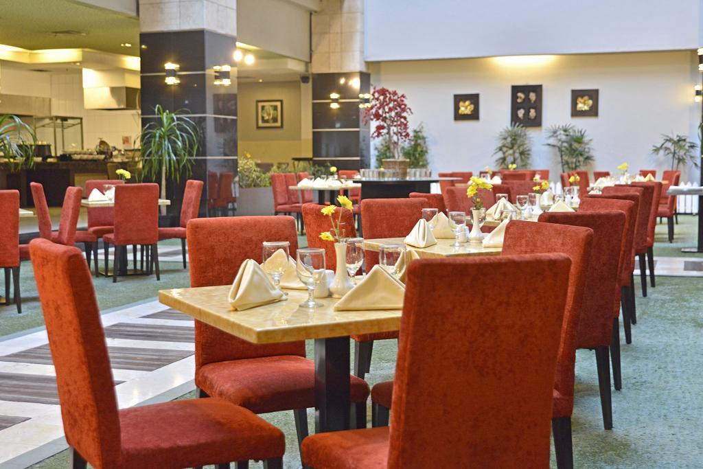 Golden Flower By Kagum Hotels Bandung Buitenkant foto