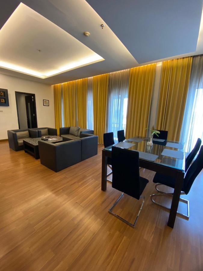 Golden Flower By Kagum Hotels Bandung Buitenkant foto