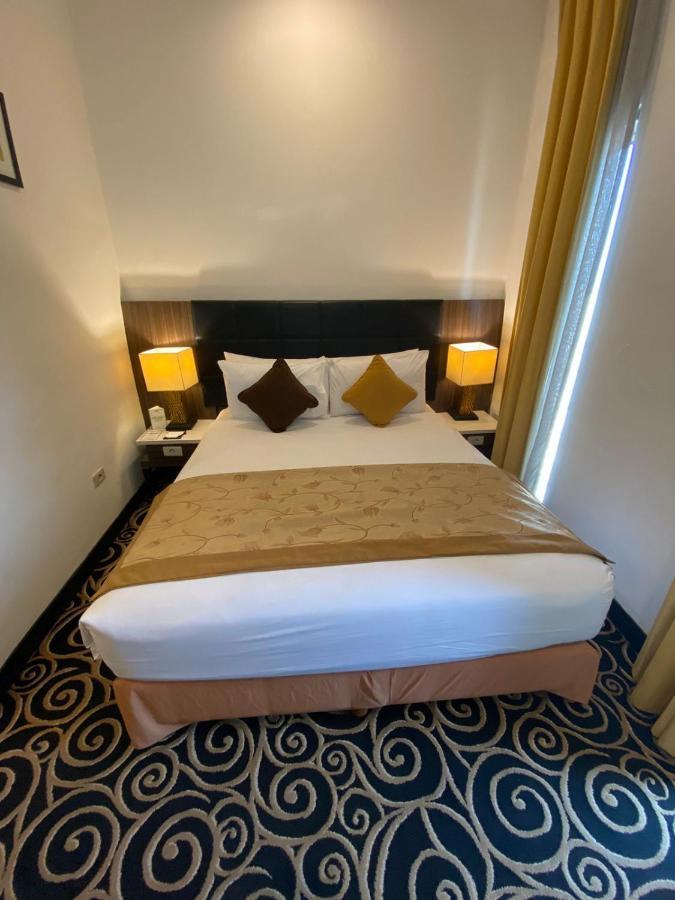 Golden Flower By Kagum Hotels Bandung Buitenkant foto