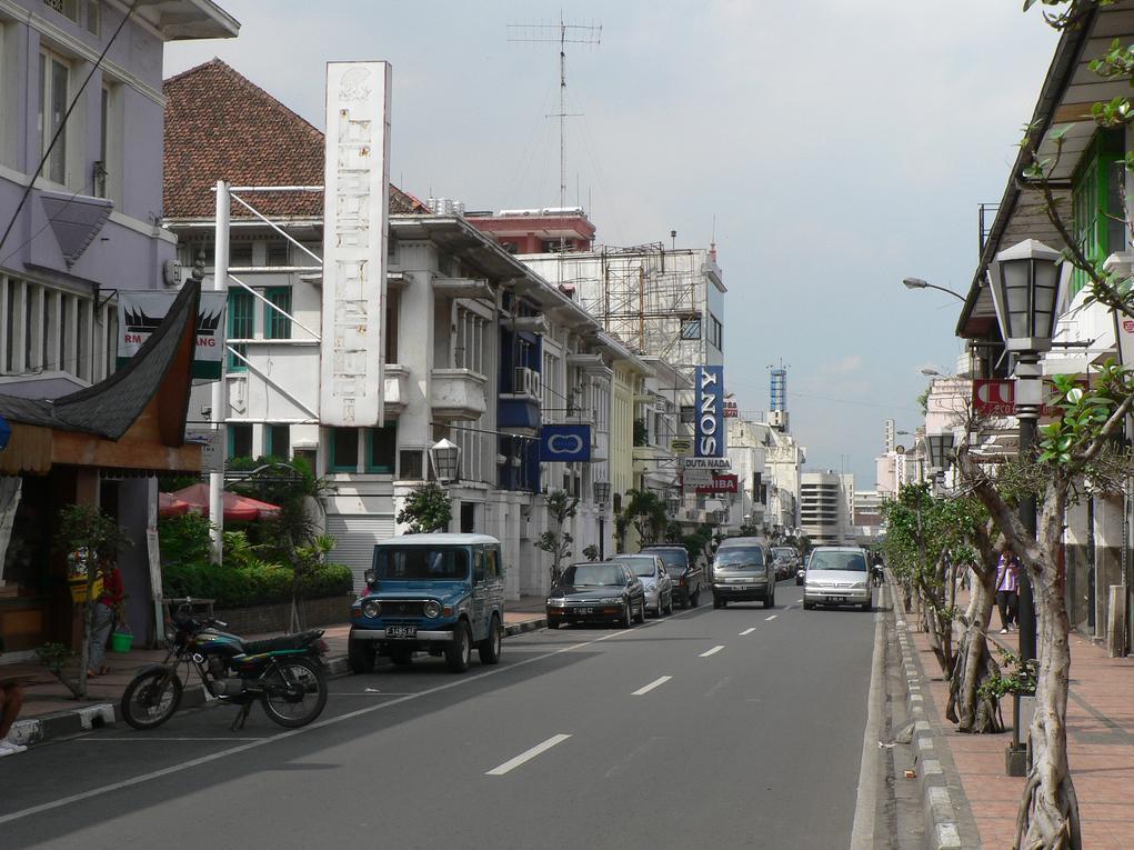 Golden Flower By Kagum Hotels Bandung Buitenkant foto