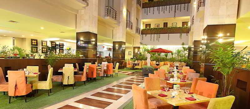 Golden Flower By Kagum Hotels Bandung Buitenkant foto